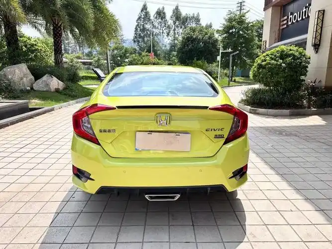 最新到店19年思域燃动版1.5t![庆祝] 一手美女车 原厂 - 抖音