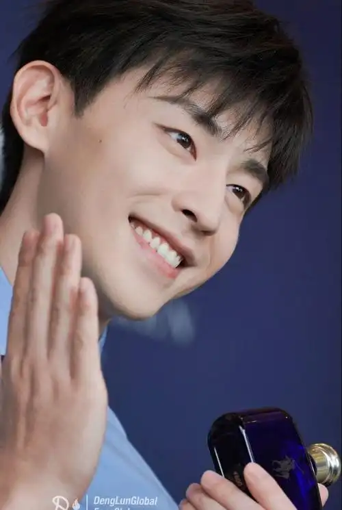 邓伦这个男人笑起来真是温柔的要人命