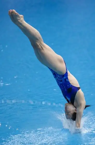 图文-跳水系列赛北京站24日 吴敏霞入水瞬间