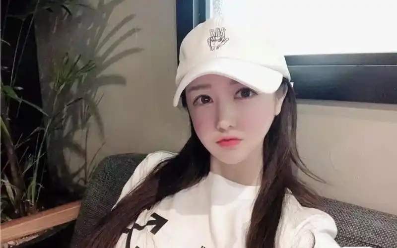 【朴佳琳】身材不错～脸整废了