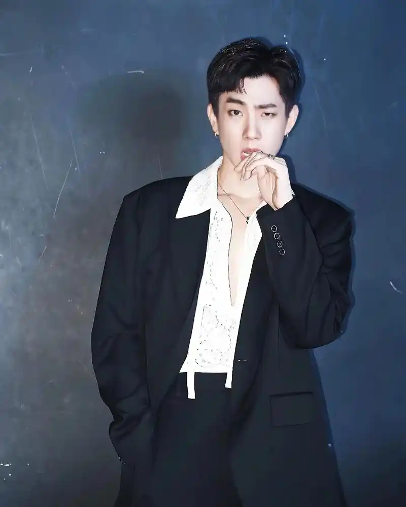 泰兰德的扣子很懂事嘛99 #关钟鹏西服 #关钟鹏令人心动的n - 抖音