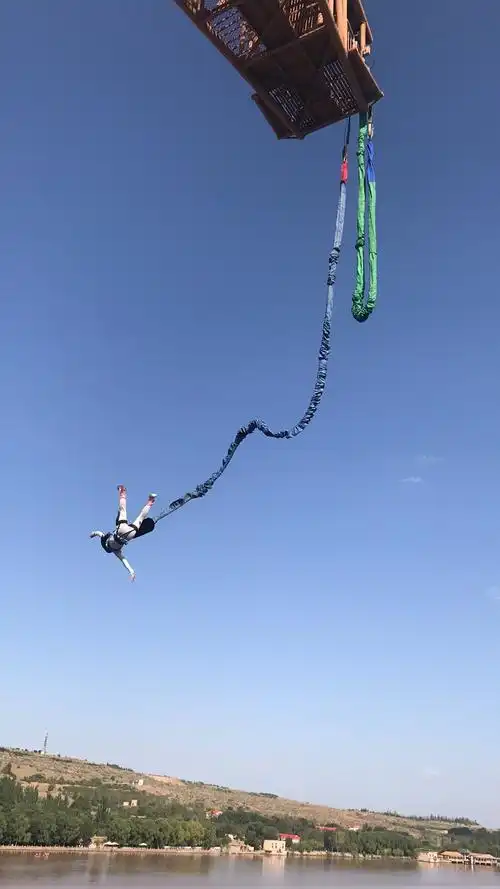 人生第一次蹦极!