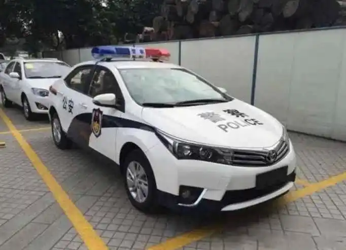 我国警车大换血国外超跑披上中国警衣网友我大中华威武