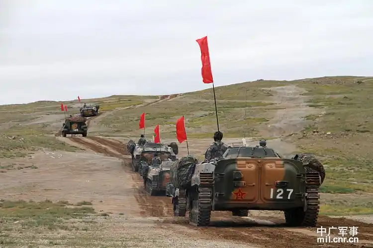 朱日和对抗演练:蓝军88式坦克"大战"红军99式坦克