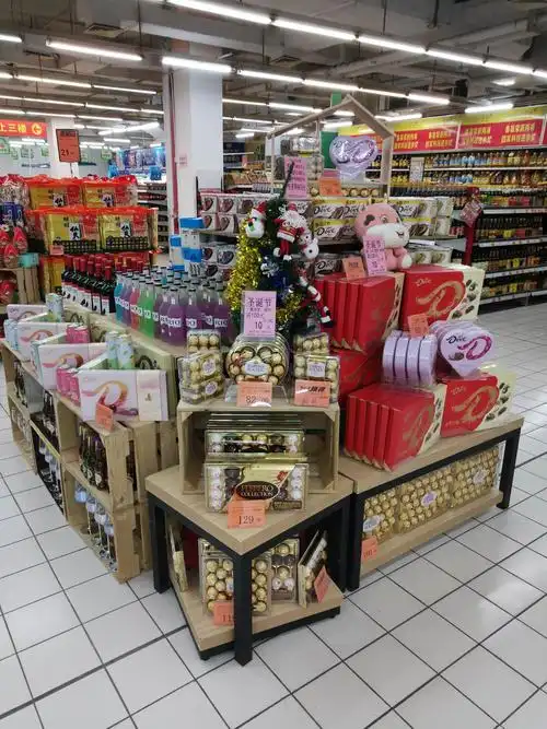 广水店休闲食品课圣诞节陈列