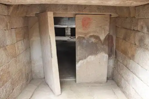 黄泉下的北斗星:彭水山谷公园墓群的发掘 - 重庆考古