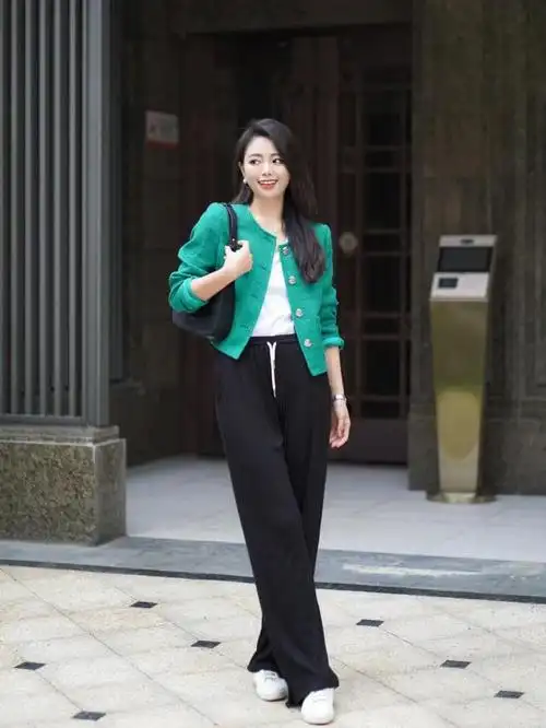 小香风外套 阔腿裤=气质王炸组合!初夏这么穿,照样又美又高级
