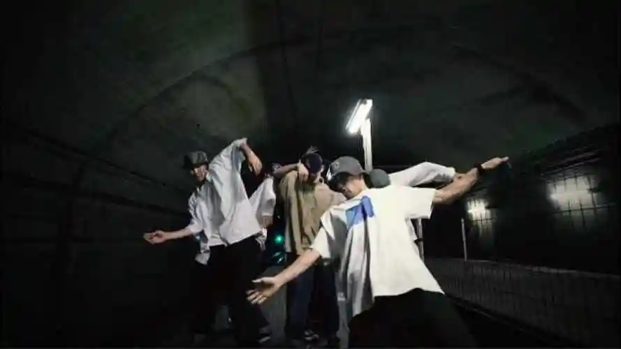 日本代表性hiphopdancer团体graysource