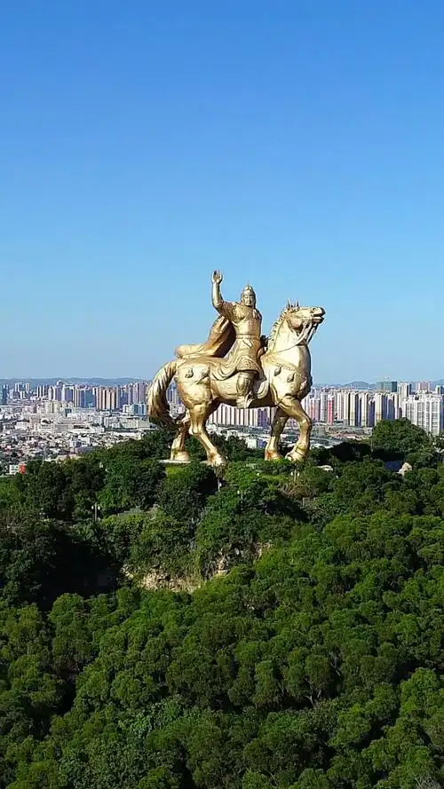 泉州大坪山郑成功公园,听说修建的时候是为了阻挡台风,祈求风调雨顺