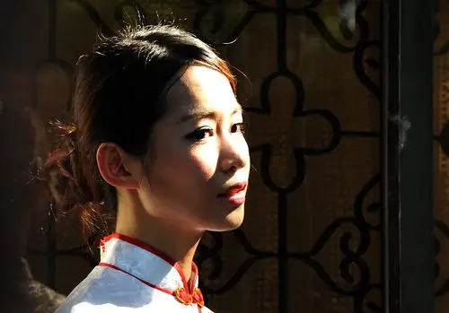 侧光下的美少女(丽莎)_人像_poco摄影