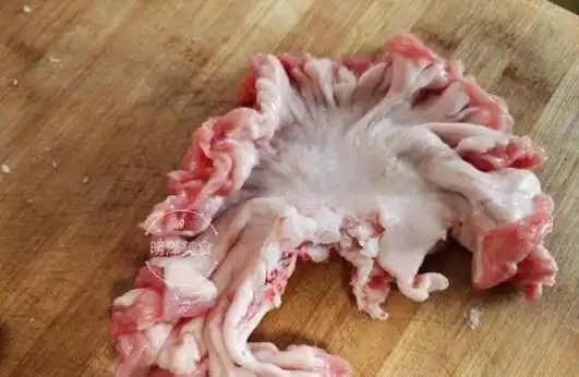 鸡冠油怎么处理淋巴图片(鸡冠油淋巴处理视频)-第4张图片