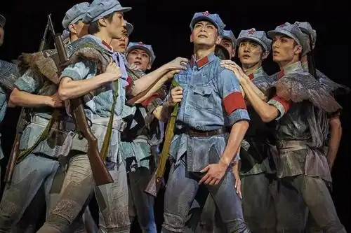 以芭蕾舞形式重新出发《闪闪的红星》用蒙太奇手法重述红军行军路