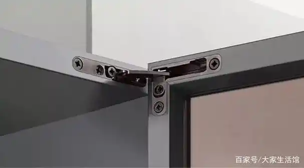 天地铰链的安装方法是什么