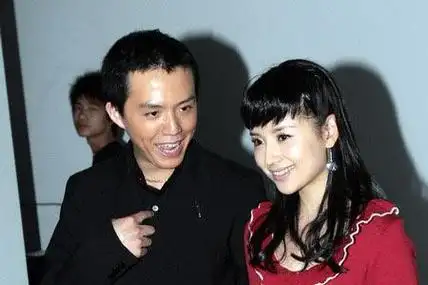 张艺谋是怎样发现董洁的