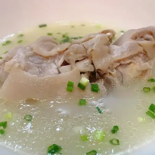 不油不腻不骚的清汤黄豆炖猪蹄猪脚汤