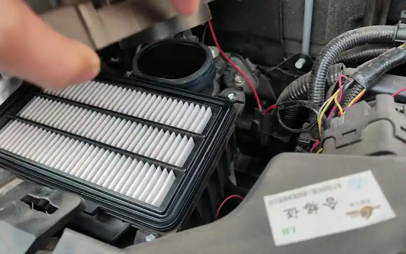 本田冠道15t更换空气滤芯方法