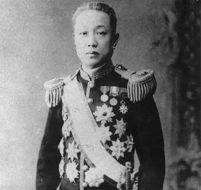 日本首相西园寺公望公开反对天皇,天皇却对他一直非常信任