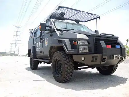 黑虎iii 防暴装甲车 是由福特f550改制而来