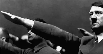 84年前,那位不向纳粹敬礼,还双手抱胸的德国市民,最后结局如何|纳粹党