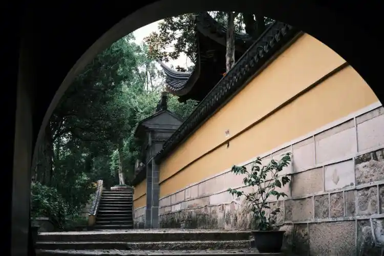 灵岩寺