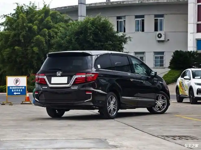 郑州艾力绅价格最低23.48万起 优惠高达4.50万