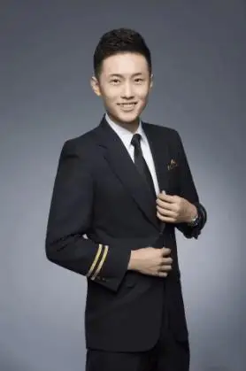 国航这个舞台依旧散发着自己独特的魅力,他是十六届金凤组普通舱乘务