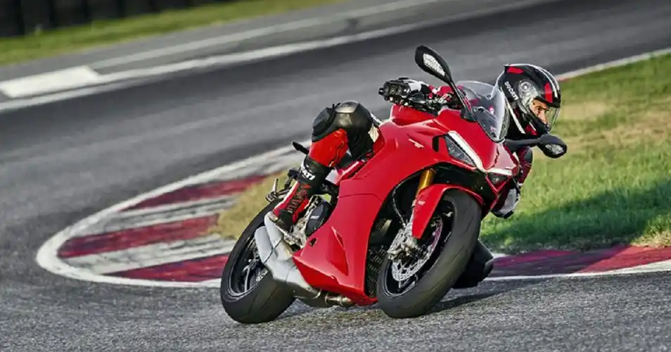 入门级距换新装 ducati「supersport 950」改款亮相