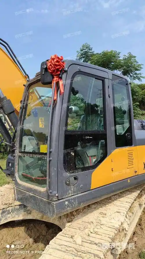 徐工xe200da挖掘机