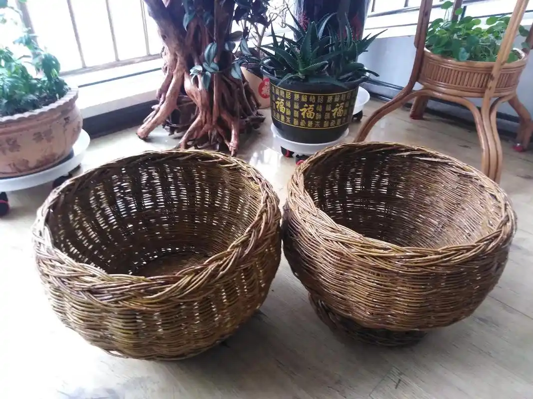 老爸亲手编的柳条筐