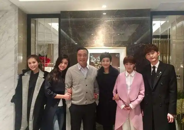 老戏骨李颖是有多会教育孩子女儿是奥运冠军家庭幸福