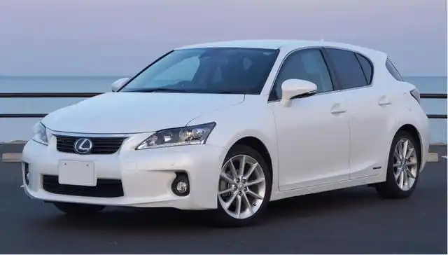这是我认为雷克萨斯最好看的两厢车,不接受反驳!