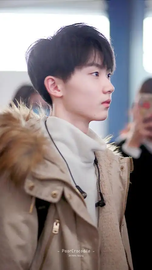 时代少年团侧颜杀#马嘉祺侧颜杀合集精致轮廓 线条清晰,侧颜绝杀!