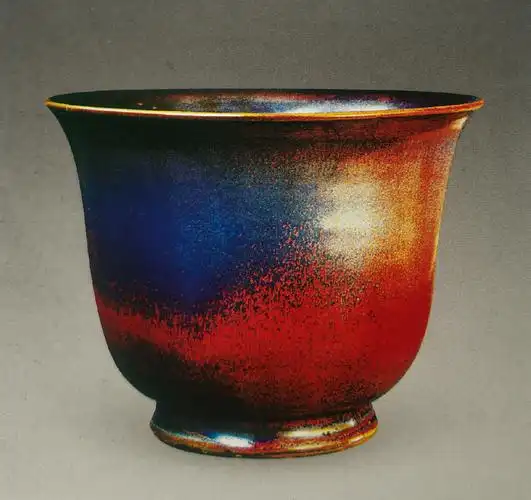 文玩皇帝宋徽宗赵佶亲自督造的宋代钧瓷如今北京故宫博物馆馆藏珍品