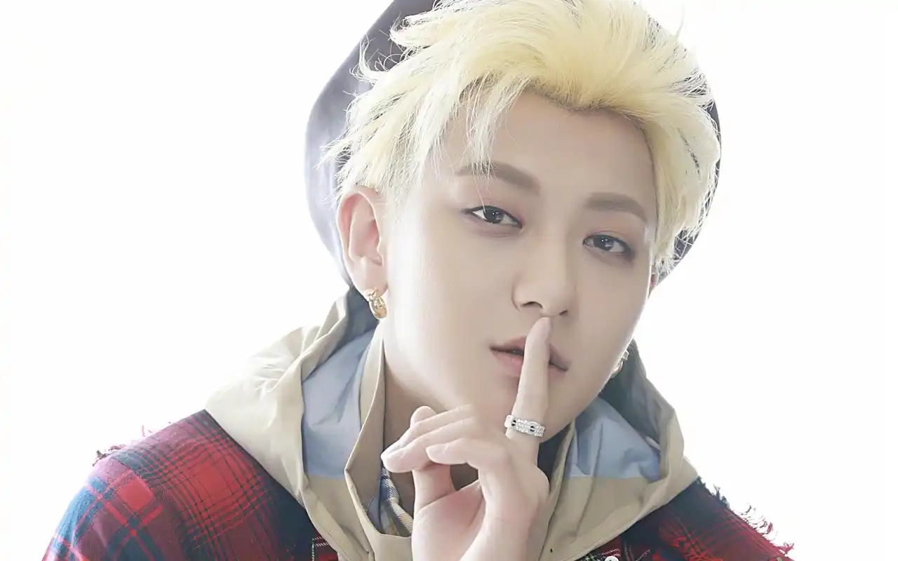 黄子韬最新帅气图片桌面壁纸高清大图预览1920x1200_大陆明星下载_美