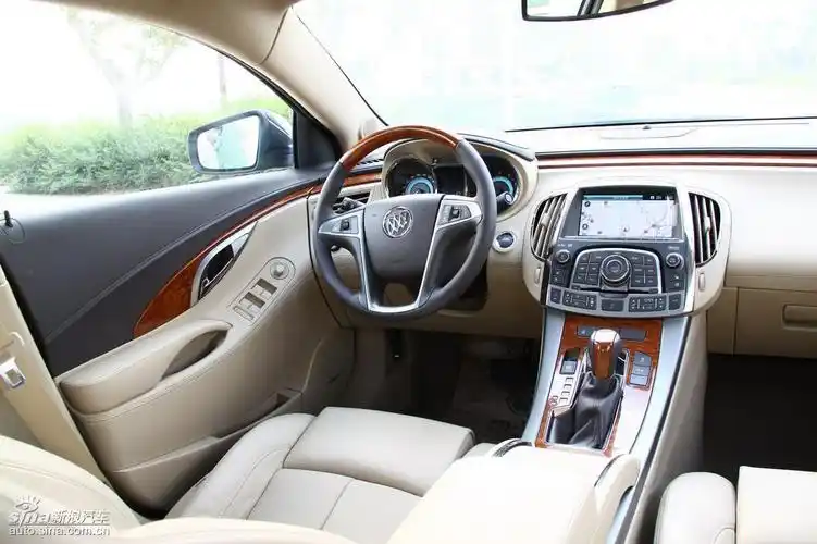 别克新君越试驾实拍图内饰