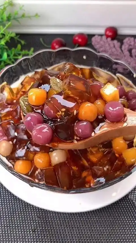 水果冰凉粉.看着都流口水的那种