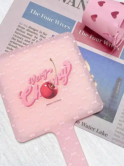 这个手持镜甜心宝贝都会喜欢