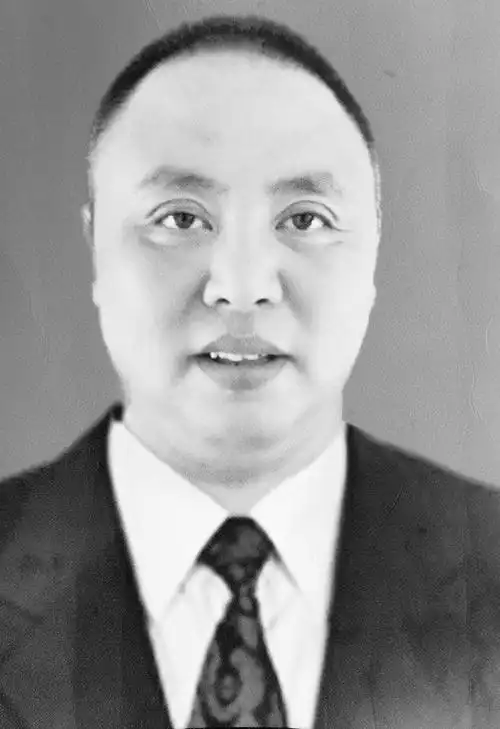 6月17日上午,广元市苍溪县月山乡姚家坪社区党支部副书记文彬在暴雨