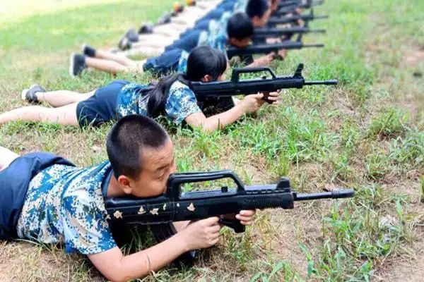 二,北京儿童军训夏令营价格