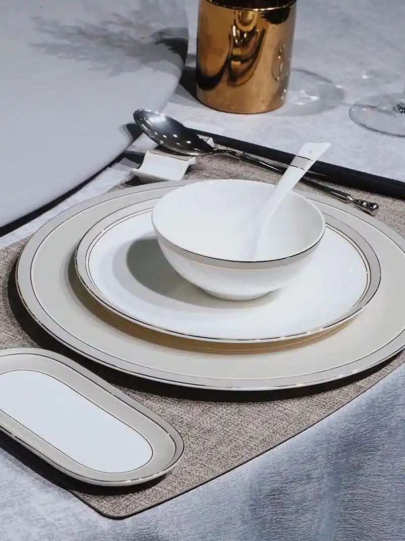 餐桌上的摆放美学|高级感摆台设计 中餐的摆台讲究对称美 主碟和骨碟