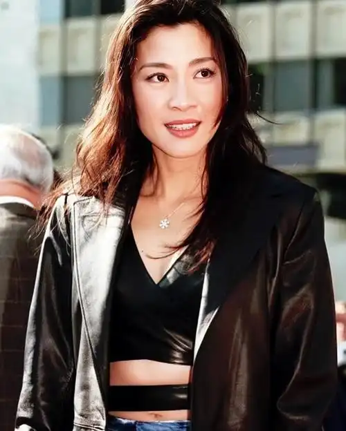 60岁华人女演员杨紫琼结婚(杨紫琼嫁76岁法拉利总裁)