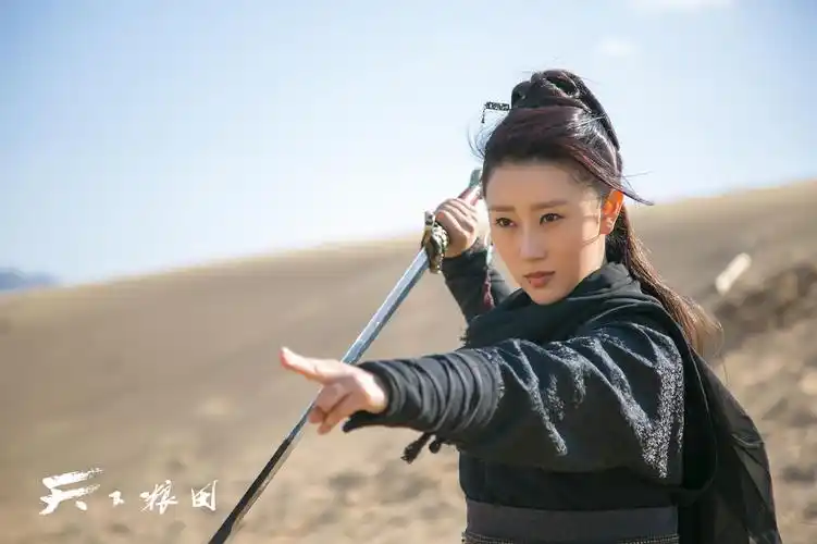 楚月天下粮田获赞武术担当尽展侠女柔肠