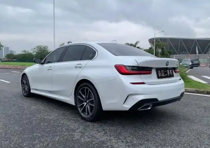 【车辆名称】2021款 宝马3系 320li m运动套装 1 - 抖音