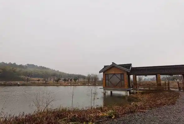 茅山仙姑村:田园乡野之间奔跑,感受那种随风而去的自由_村庄_山水