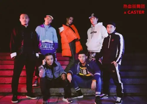 (caster热血七舞士)但据小娱了解,线上直播在圈内也不算是个新鲜事