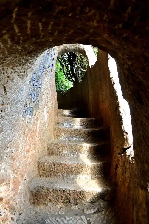 龙门石窟(昆明西山)