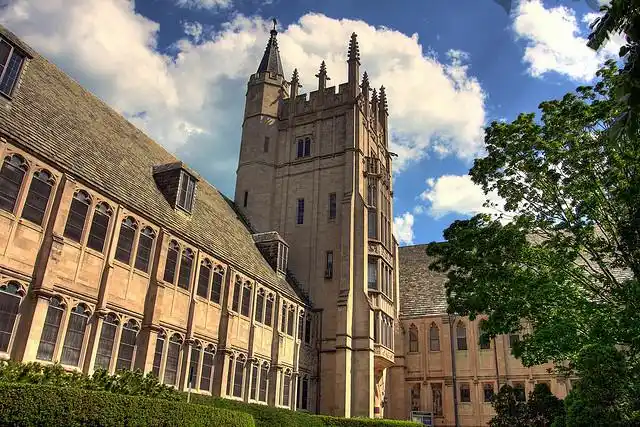 上海外国语大学国际教育中心美国名校商科/管理/工程/艺术等专业留学