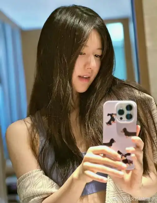 我们露思女鹅营业喽~你可以永远相信露思的对镜自拍真的又美又可爱!