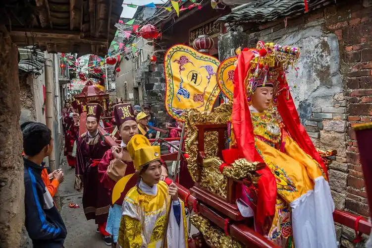 《妈祖绕境巡安》(组照)