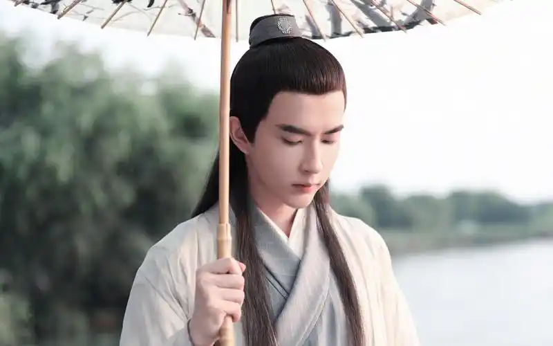 "许仙"于朦胧现实版,网友:很帅气,但是看着有些不舒服